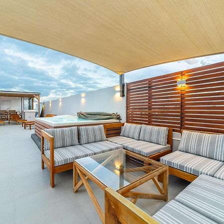 One Bay Residence Unit 15 - Penthouse With Private Roof Top, Jacuzzi And Sea View Grand Baie Esterno foto
