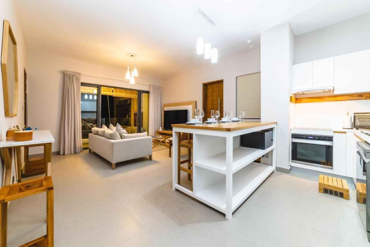 One Bay Residence Unit 15 - Penthouse With Private Roof Top, Jacuzzi And Sea View Grand Baie Esterno foto