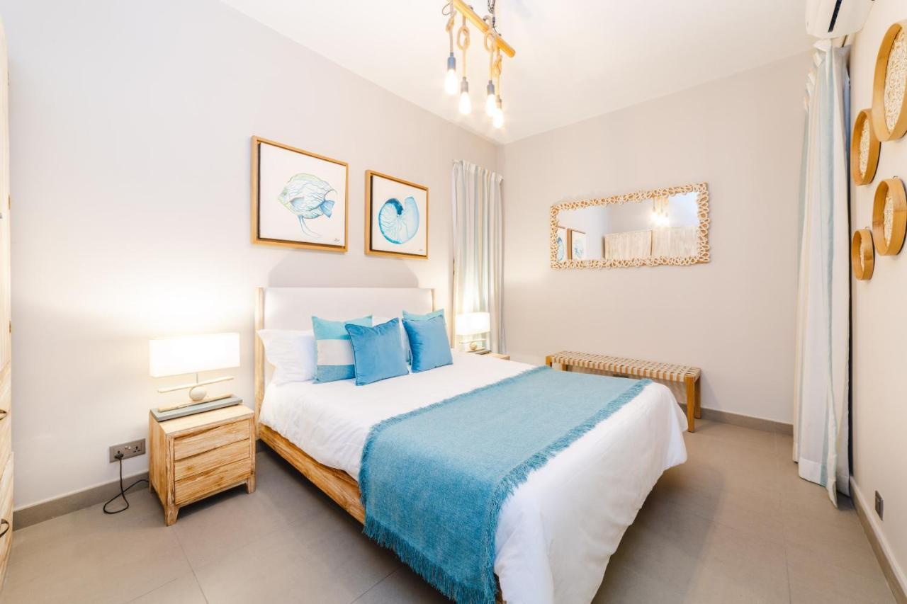 One Bay Residence Unit 15 - Penthouse With Private Roof Top, Jacuzzi And Sea View Grand Baie Esterno foto
