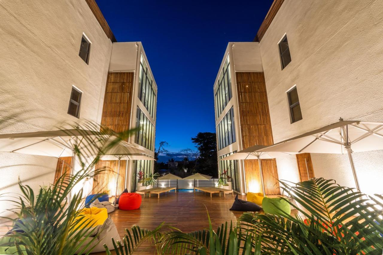 One Bay Residence Unit 15 - Penthouse With Private Roof Top, Jacuzzi And Sea View Grand Baie Esterno foto